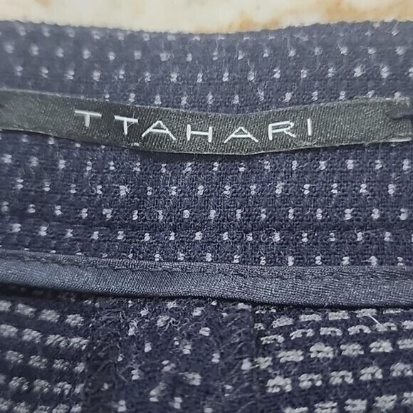 T Tahari women's High Rise navy trouser pants with Embroidery down side seams, 6 - Picture 5 of 7